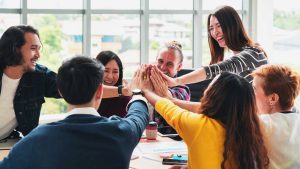 Créer une ambiance de travail positive : un enjeu pour la performance collective